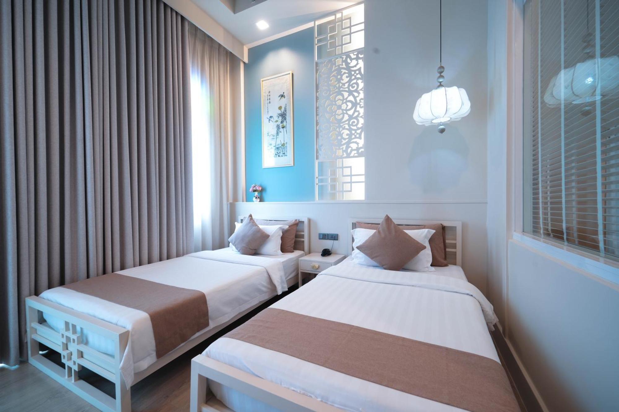 O'Nya Phuket Hotel Екстер'єр фото