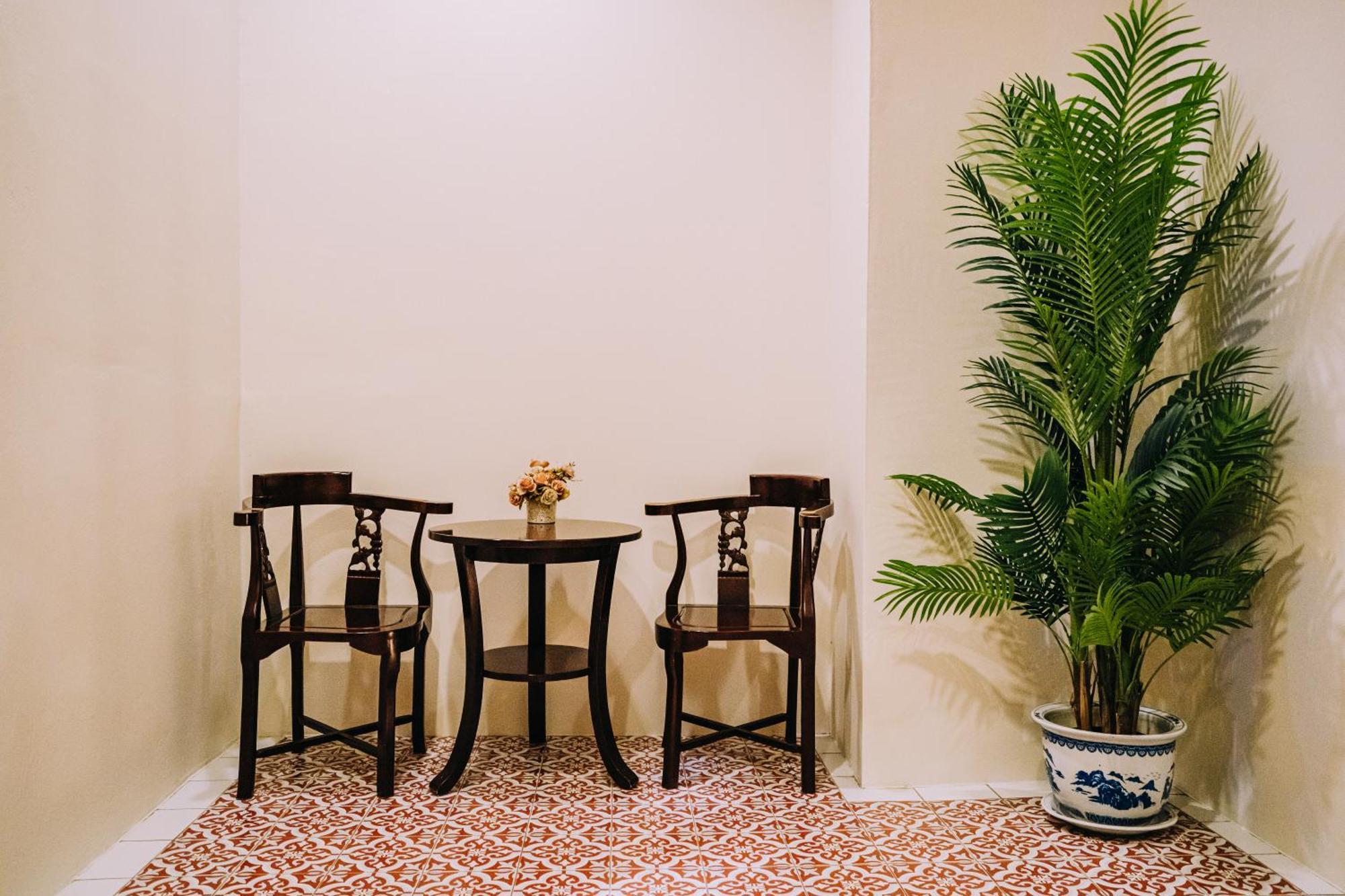 O'Nya Phuket Hotel Екстер'єр фото