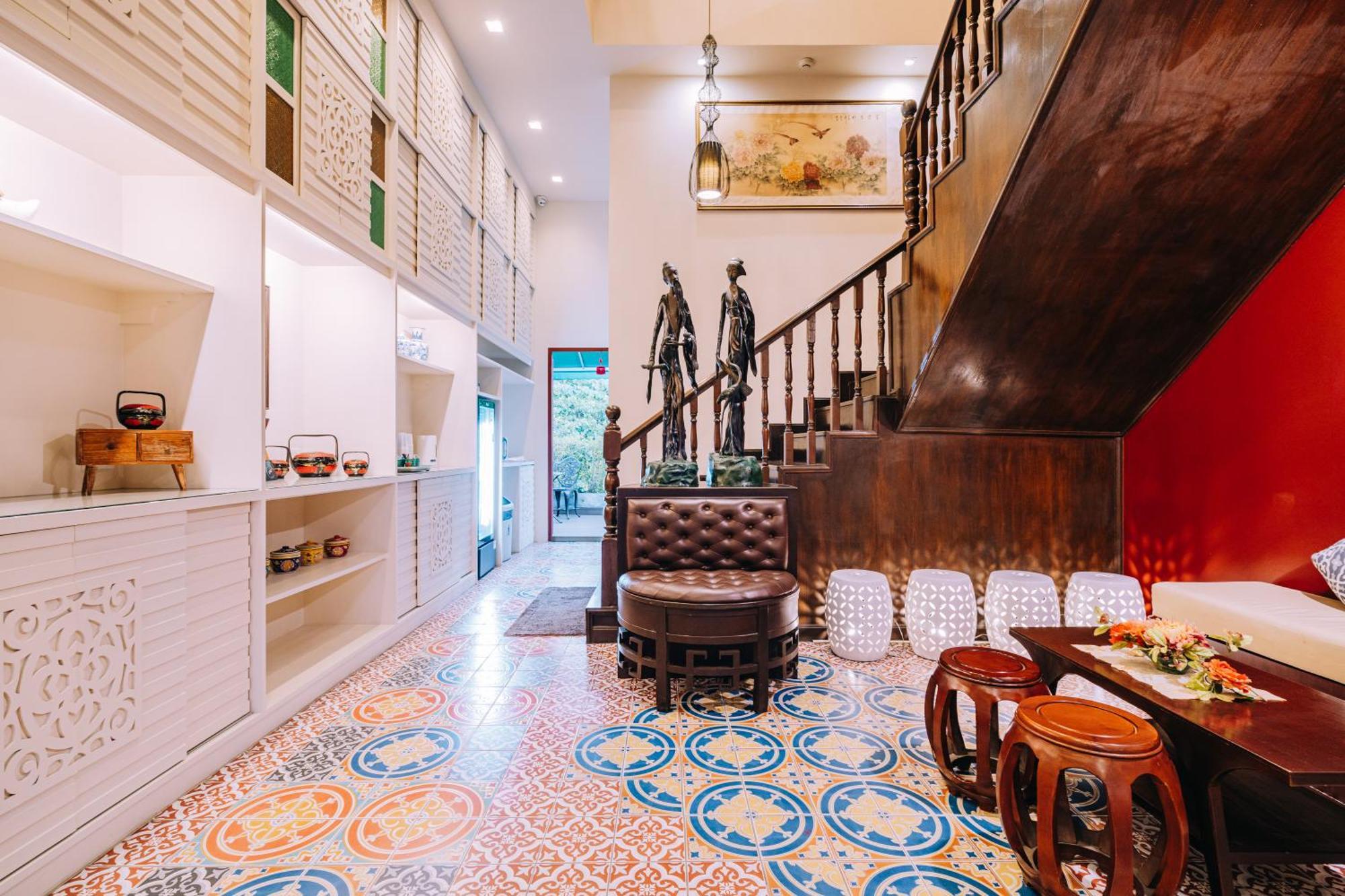 O'Nya Phuket Hotel Екстер'єр фото