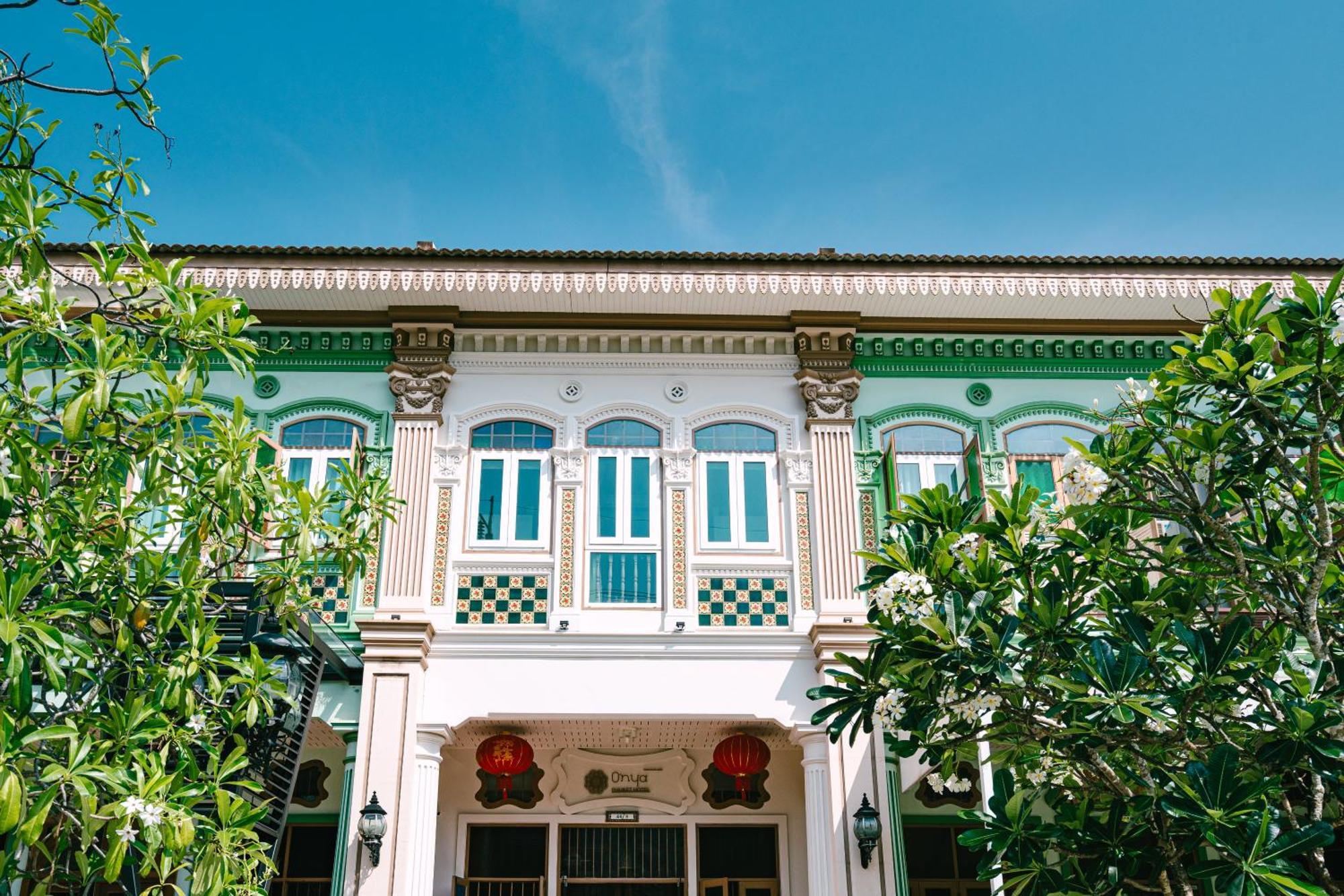 O'Nya Phuket Hotel Екстер'єр фото