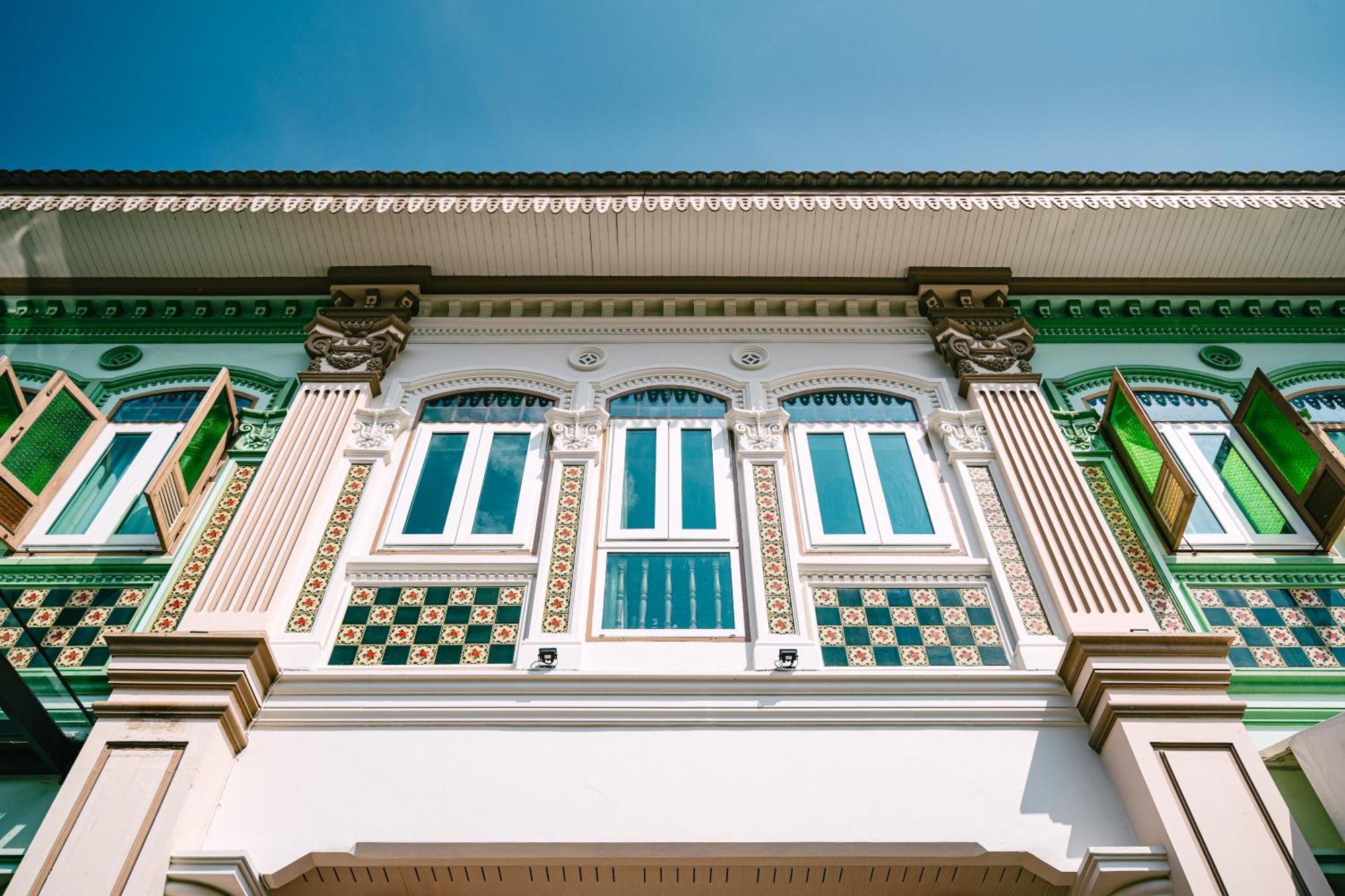 O'Nya Phuket Hotel Екстер'єр фото