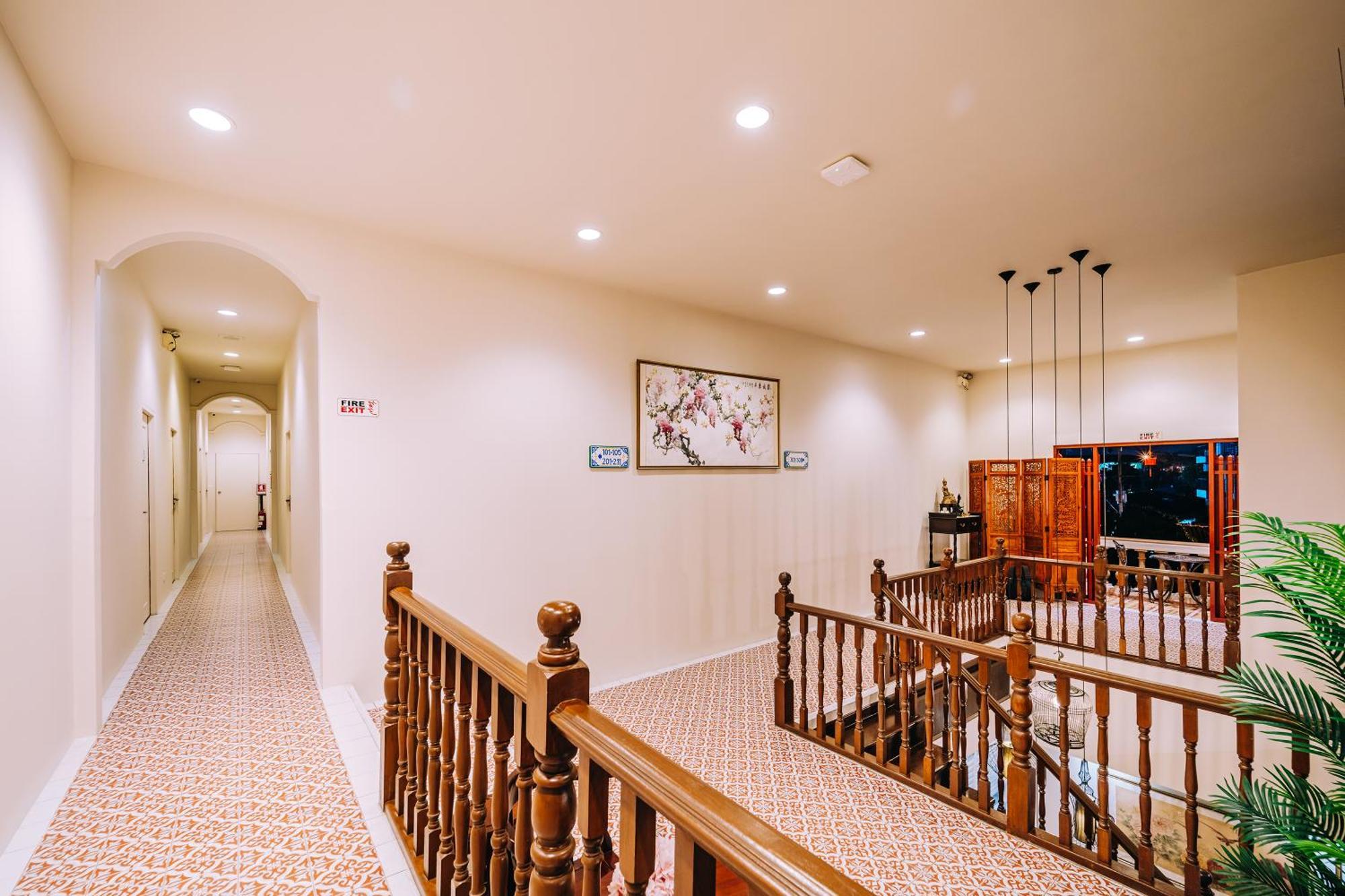 O'Nya Phuket Hotel Екстер'єр фото