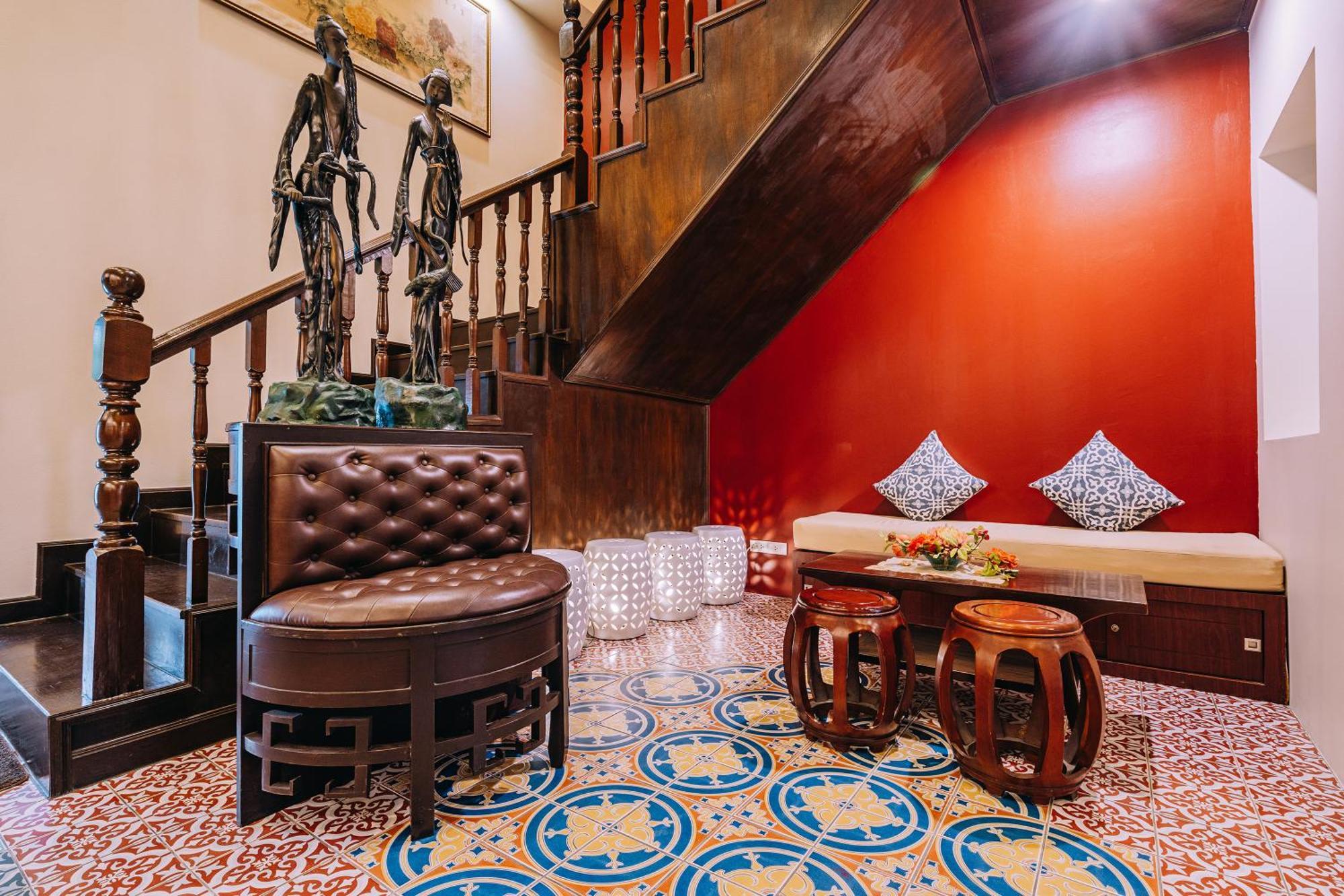 O'Nya Phuket Hotel Екстер'єр фото