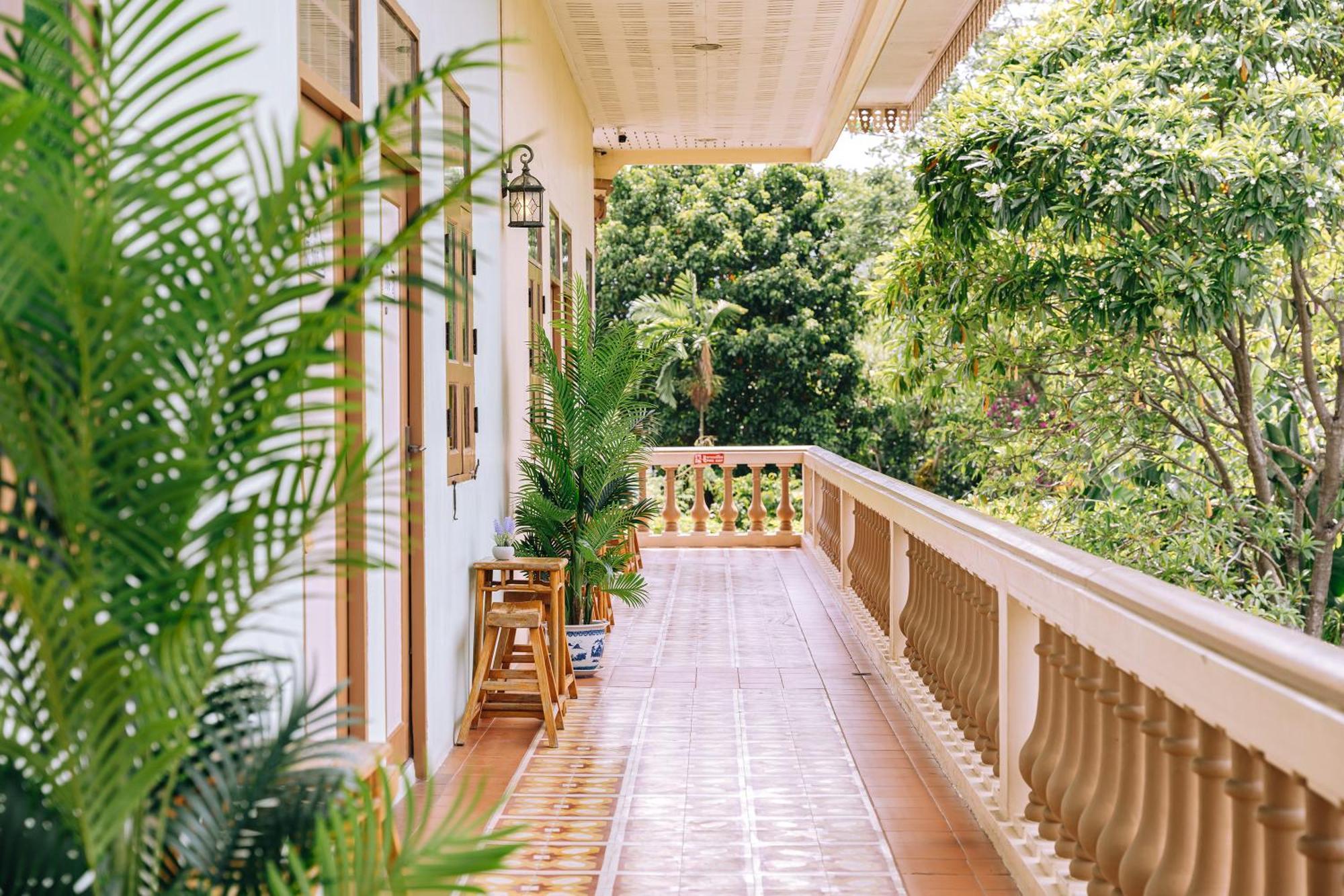 O'Nya Phuket Hotel Екстер'єр фото