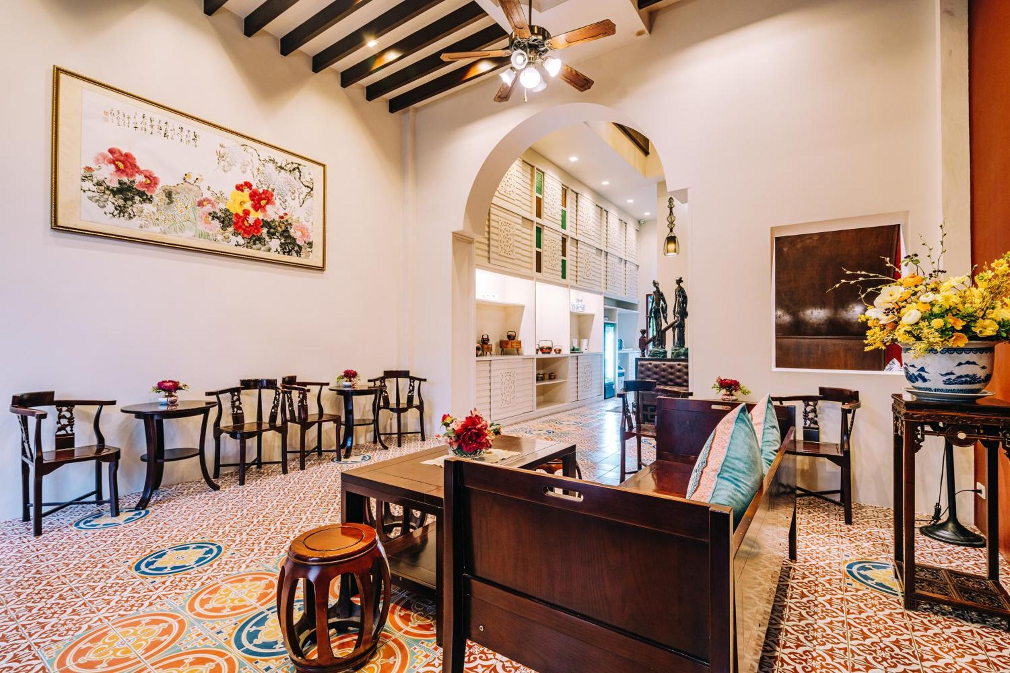 O'Nya Phuket Hotel Екстер'єр фото